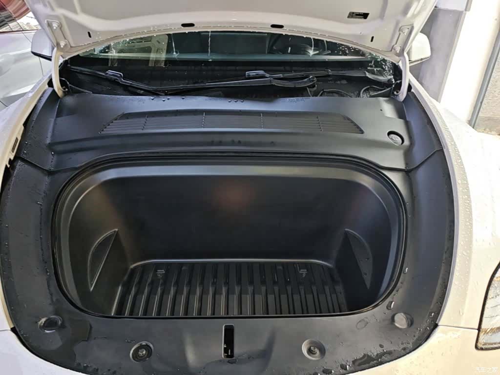 Tesla Model Y, 2021 20