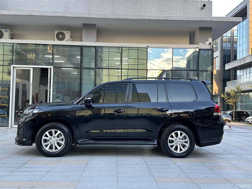Toyota Land Cruiser, 2020 24