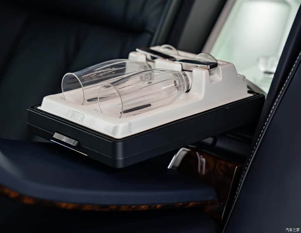Rolls-Royce Phantom, 2019 17