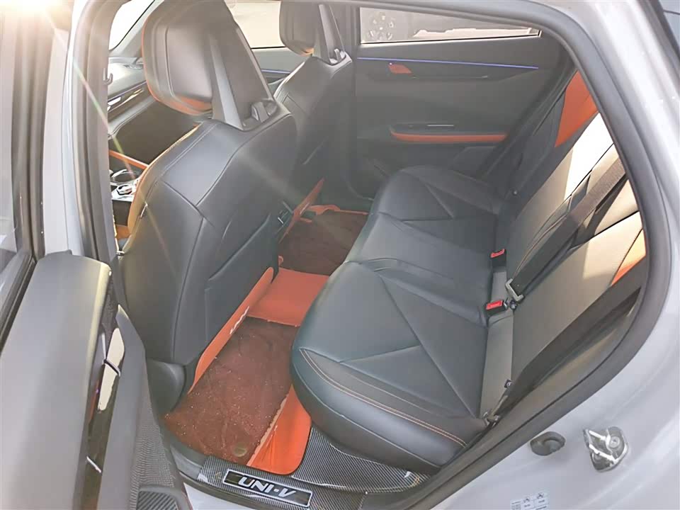 Changan UNI-V Smart iDD