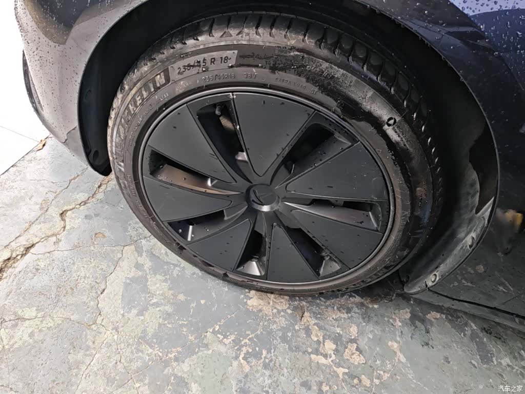 Tesla Model 3, 2024 23