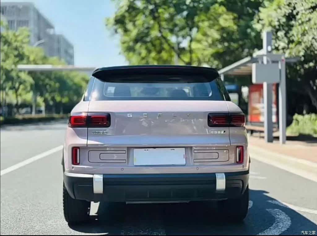 Geely Icon, 2022 12