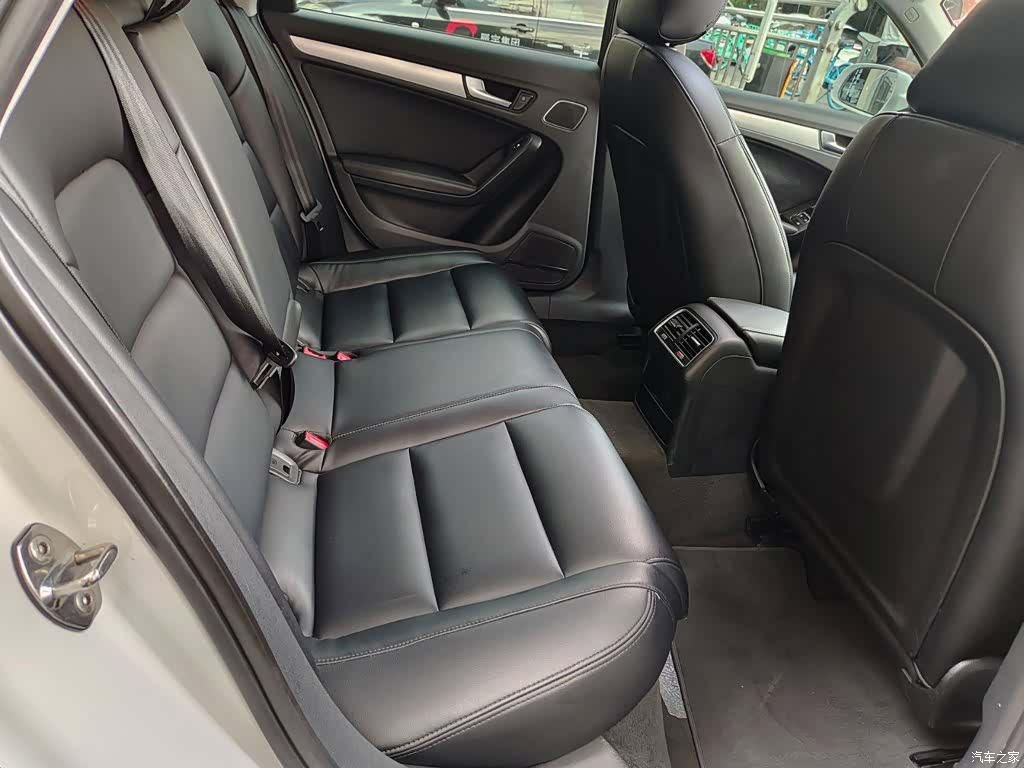 Audi A4L, 2015 11
