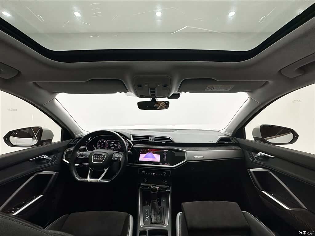 Audi Q3, 2022 10