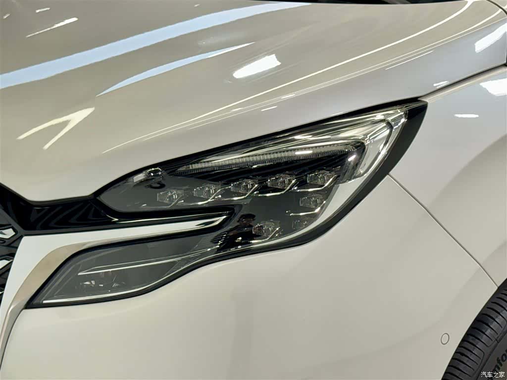 Buick GL8, 2023 8