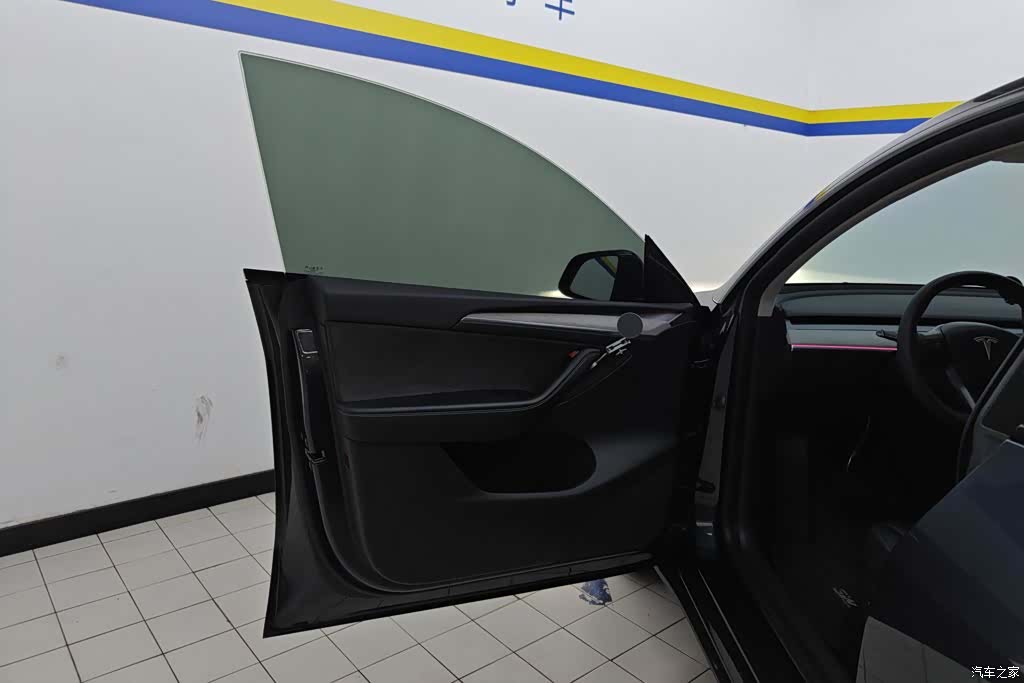 Tesla Model Y, 2024 7