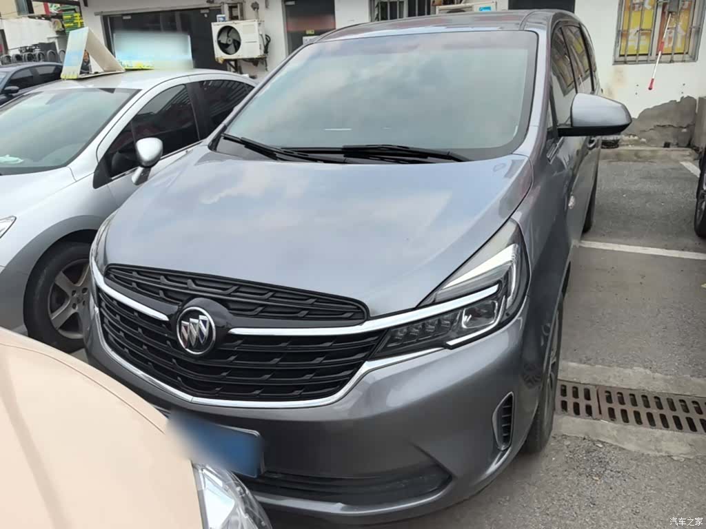 Buick GL8, 2021 3