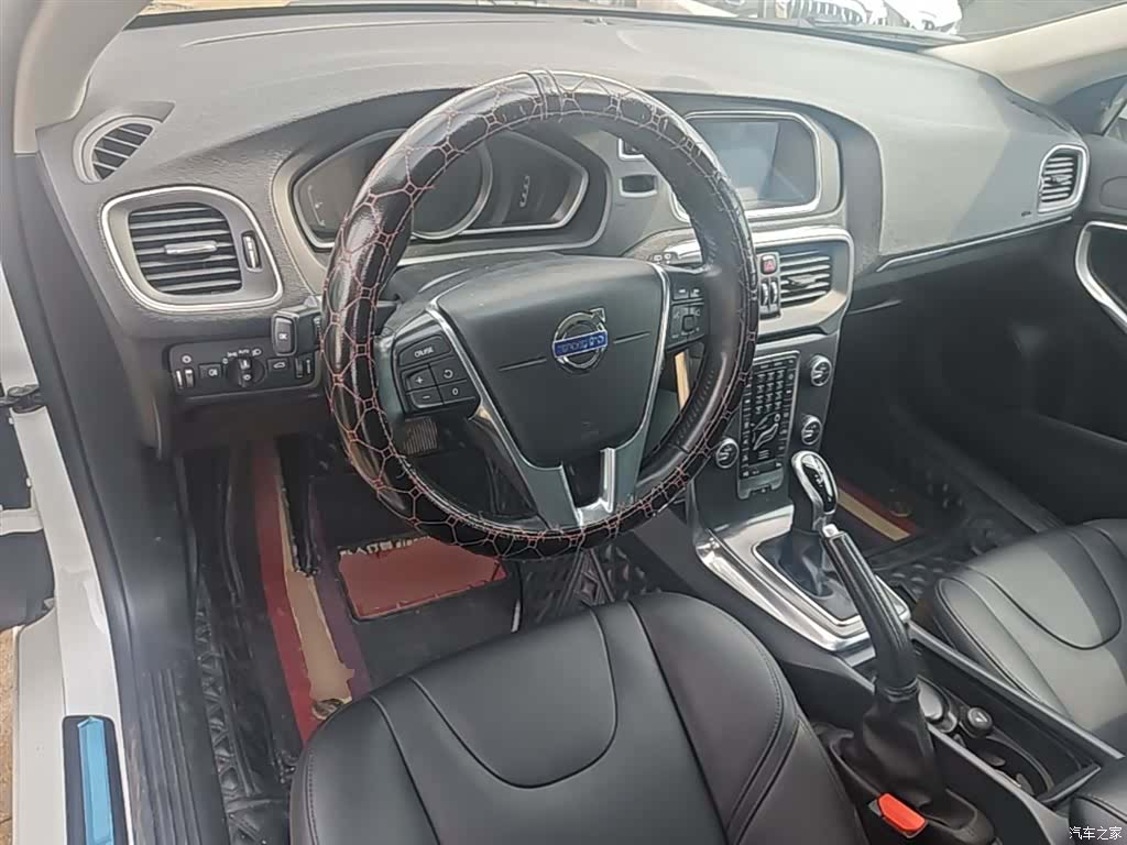 Volvo V40, 2015 10