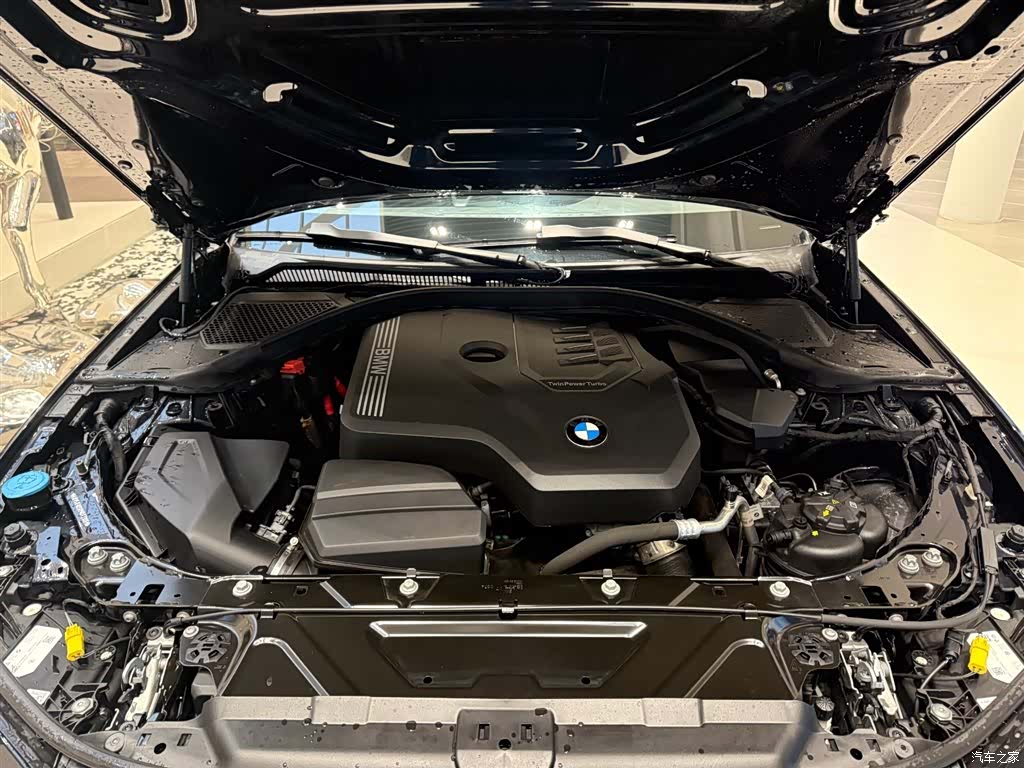 BMW 3 Series, 2024 7