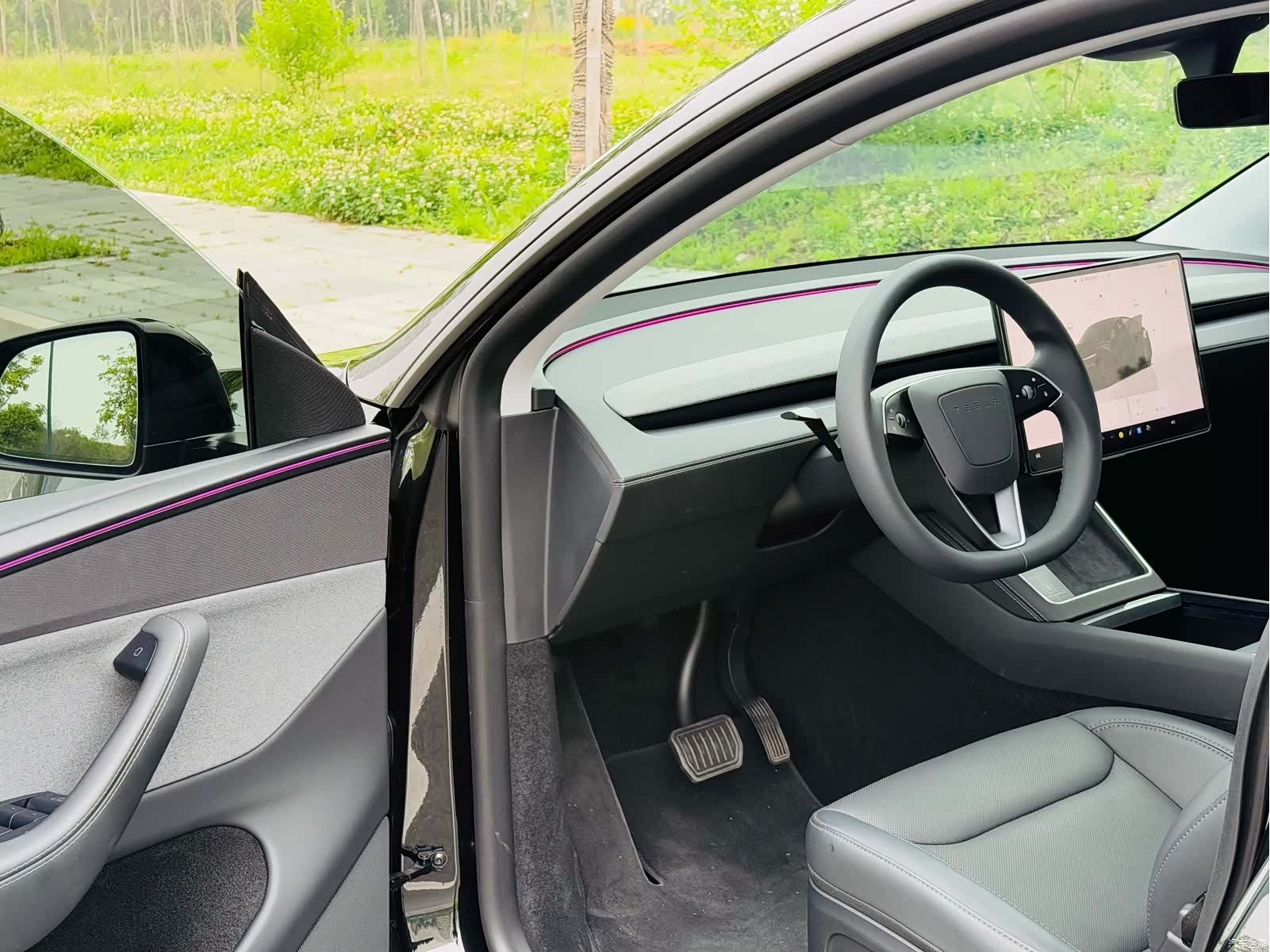 Tesla Model Y, 2025 все фото