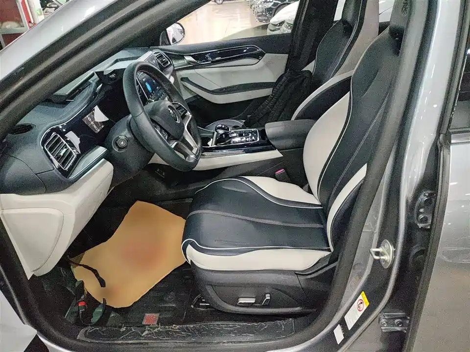BYD Qin Yuan BYD Qin Yuan