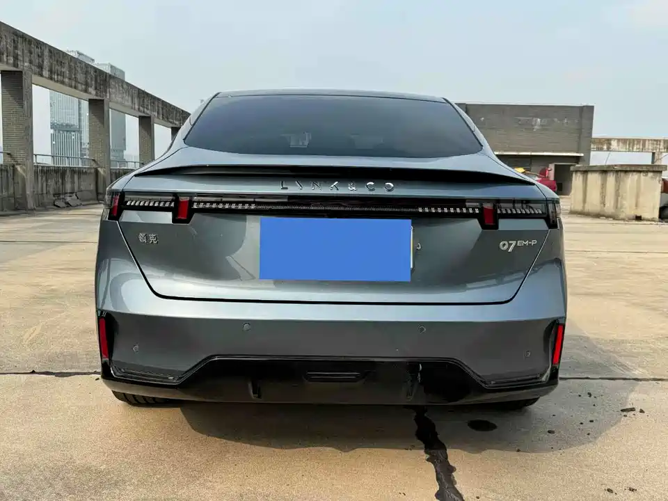 Lynk & Co 07 EM-P