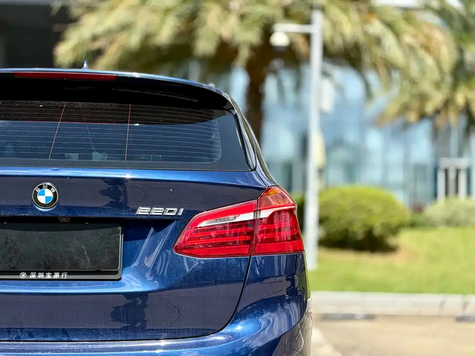 BMW 2 series station wagon