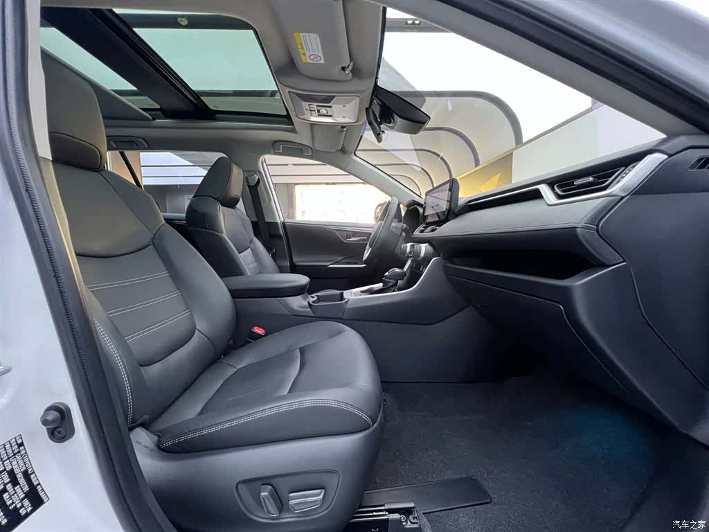 Toyota RAV4, 2024 18
