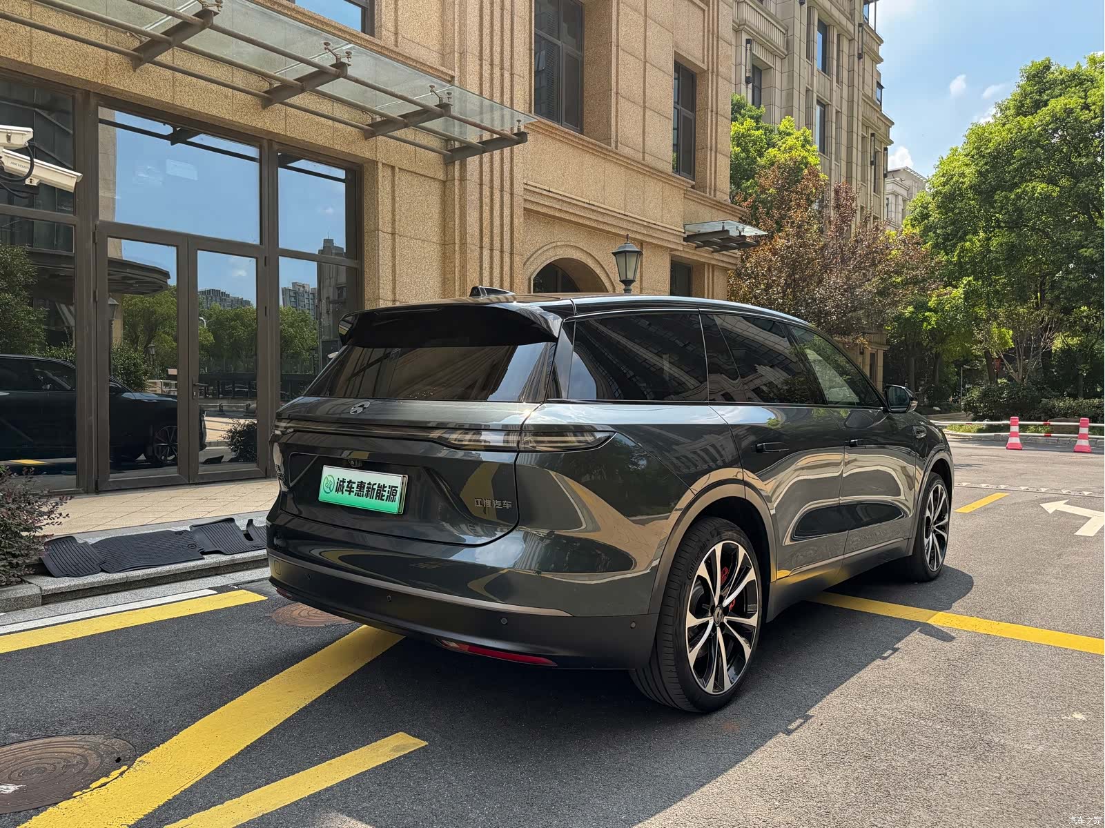 NIO ES8, 2023 14