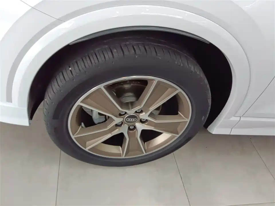 Audi Q2L Audi Q2L