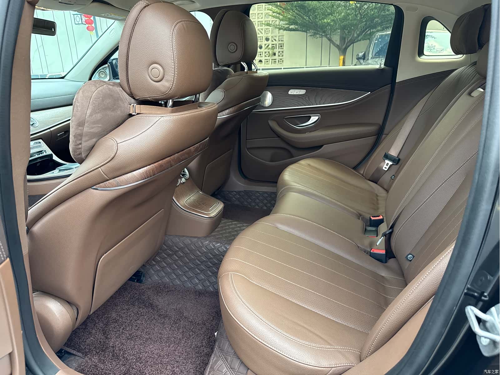 Mercedes-Benz E-Class, 2022 6