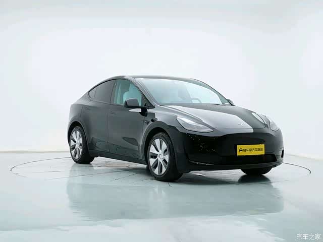 Tesla Model Y, 2022 2