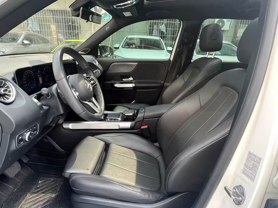 Mercedes-Benz GLB Mercedes-Benz GLB