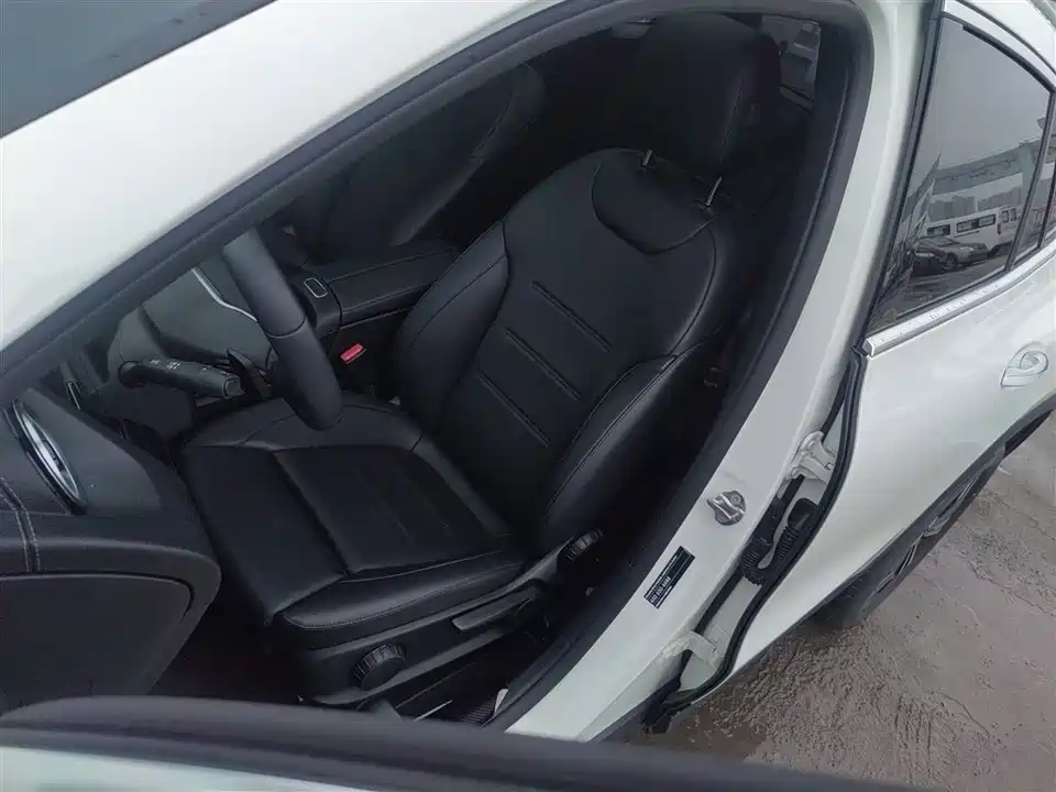 Mercedes-Benz GLA Mercedes-Benz GLA