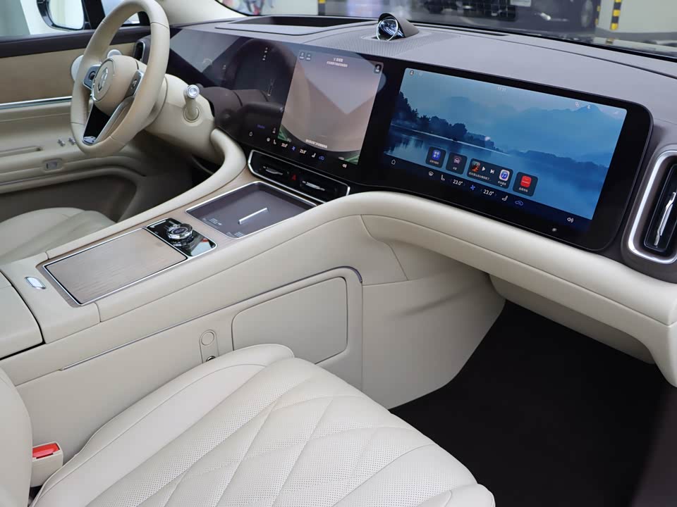 AITO Ask the world M9