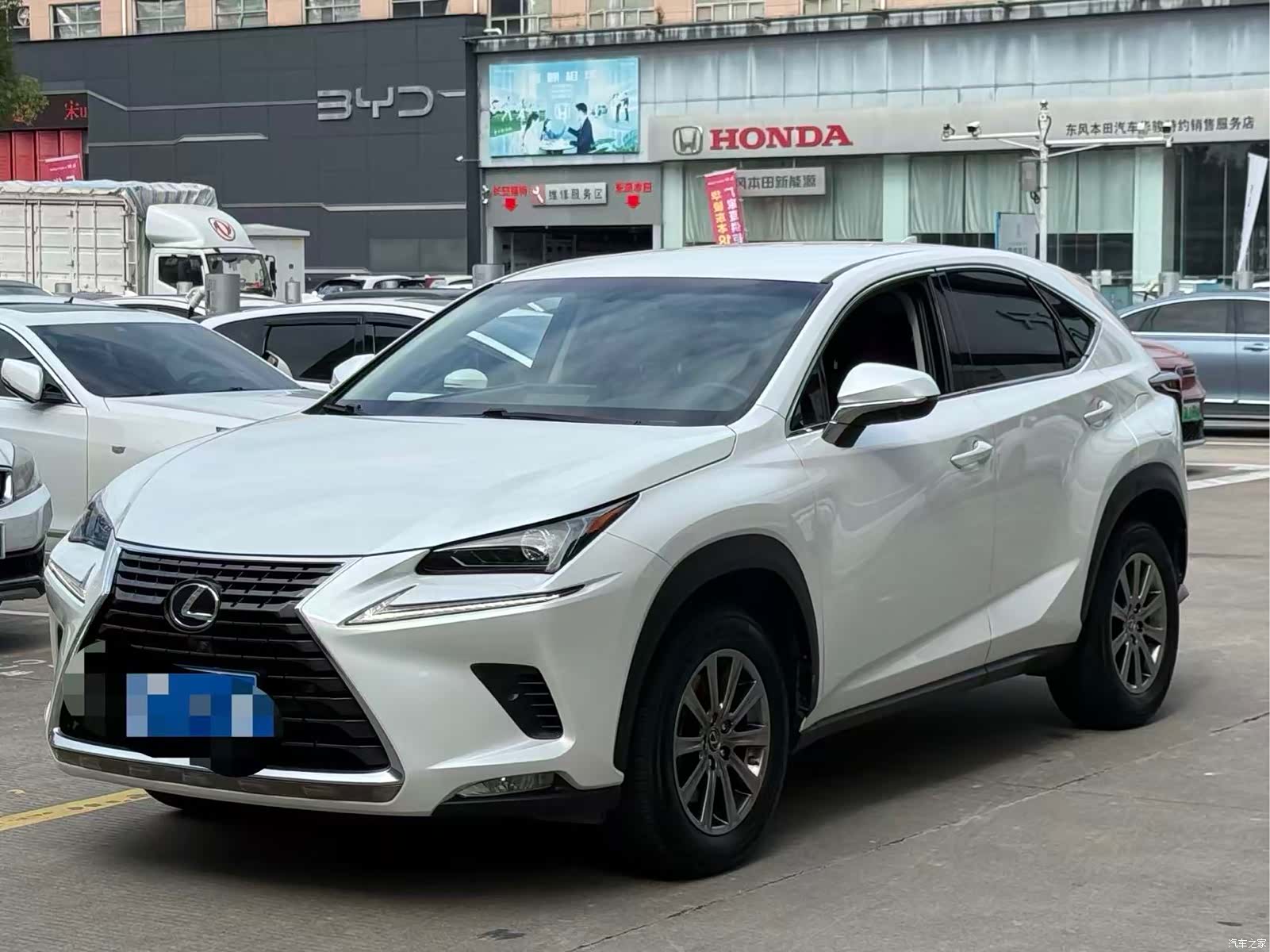 Lexus NX, 2019 3