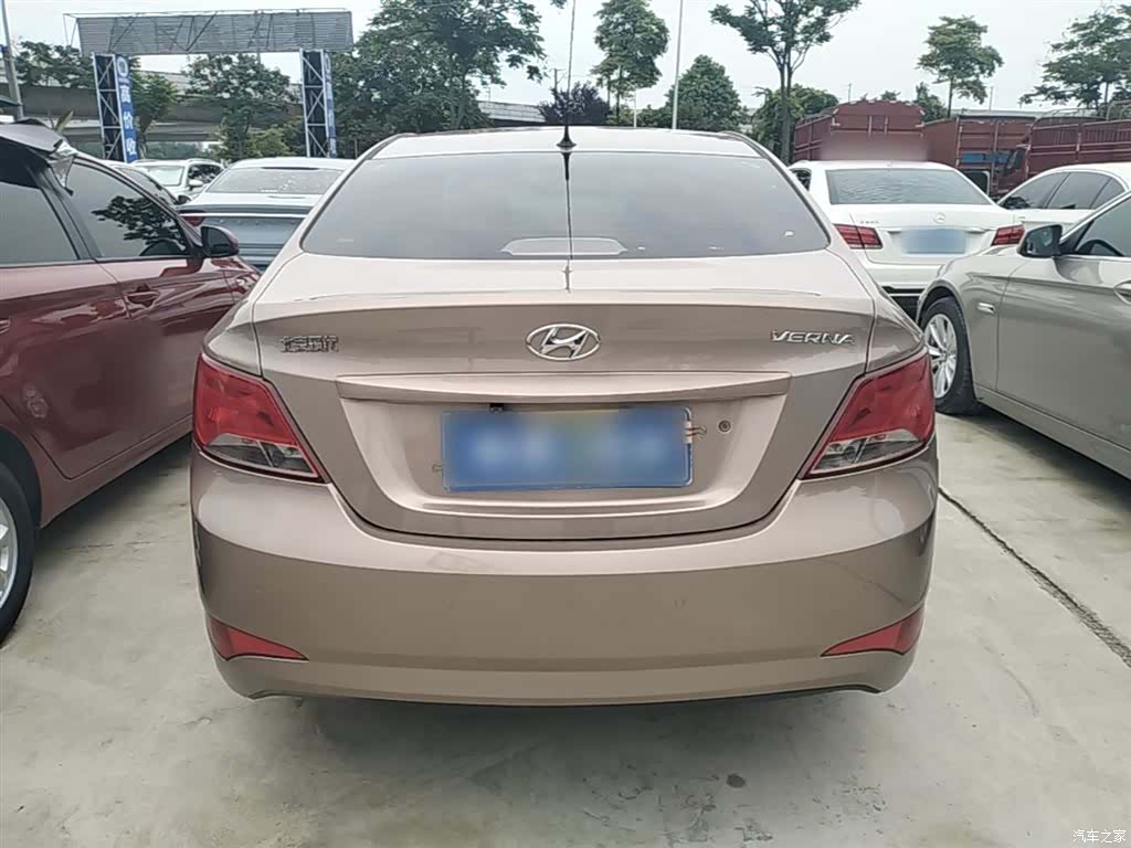Hyundai GLS, 2015 6