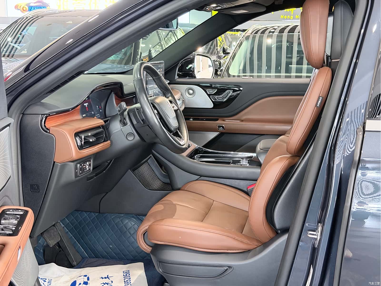 Lincoln Aviator, 2023 6