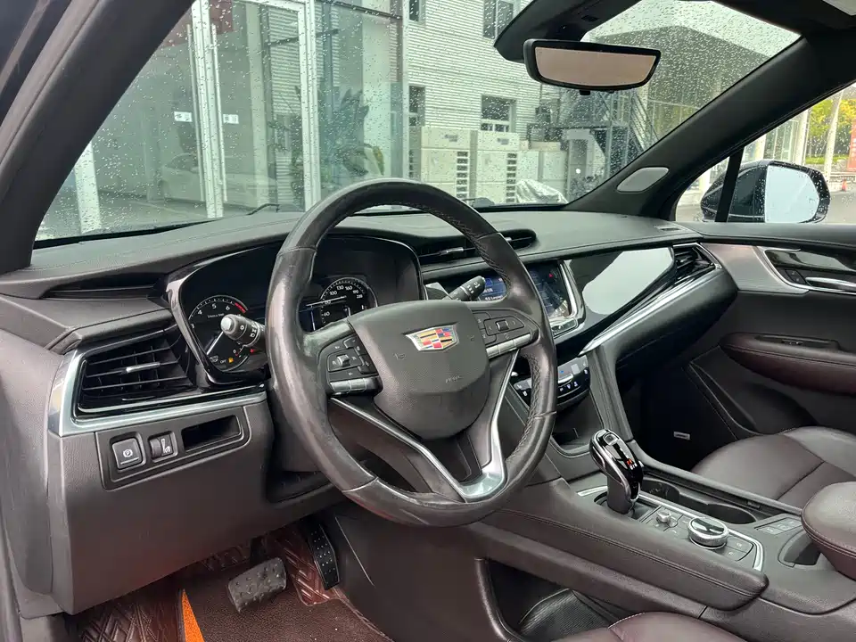 Cadillac XT6