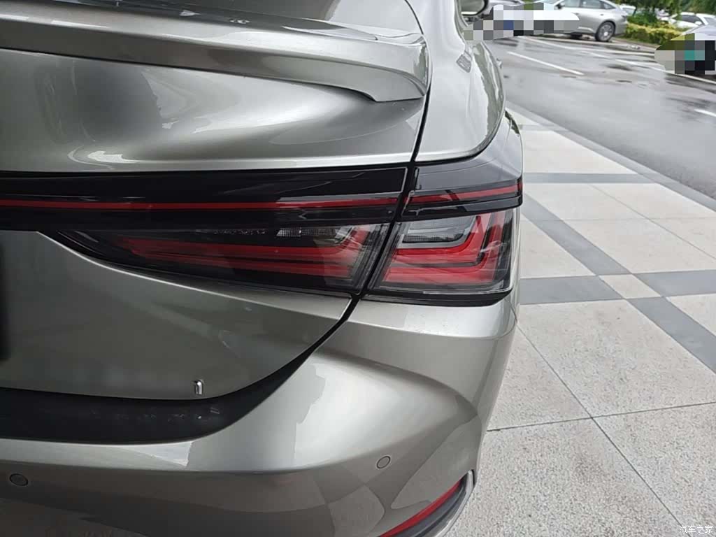 Lexus ES, 2025 8