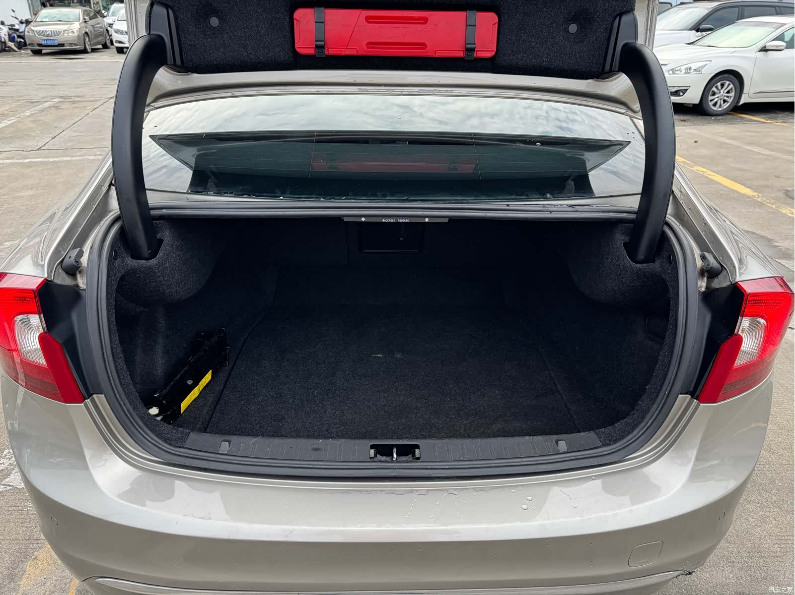 Volvo S60, 2015 11