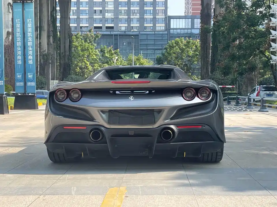 Ferrari F8