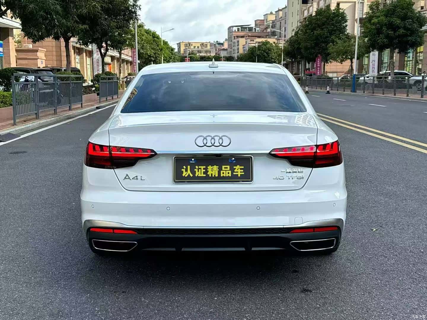 Audi A4L, 2022 все фото