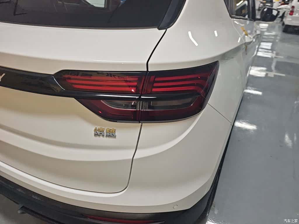 Geely Coolray, 2025 8