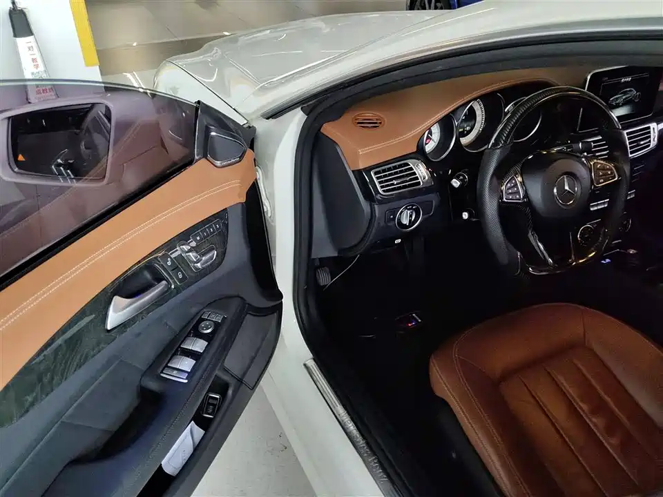 Mercedes-Benz CLS Mercedes-Benz CLS