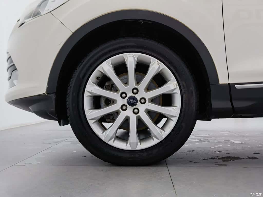 Ford Kuga, 2015 17