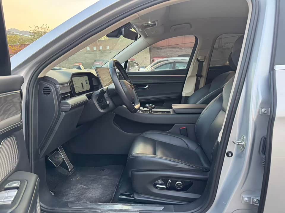 AITO Ask the world M5