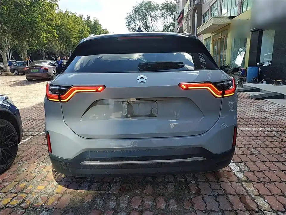 NIO ES6
