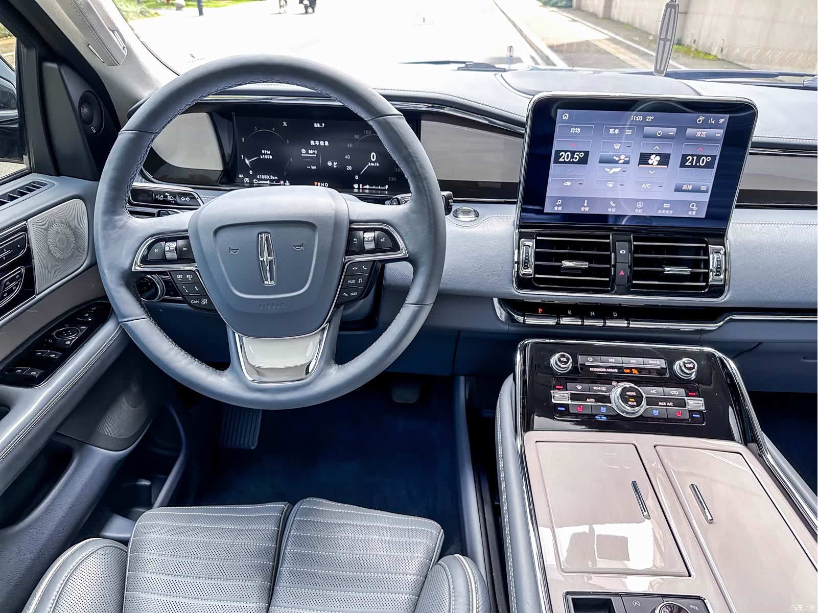 Lincoln Navigator, 2020 18