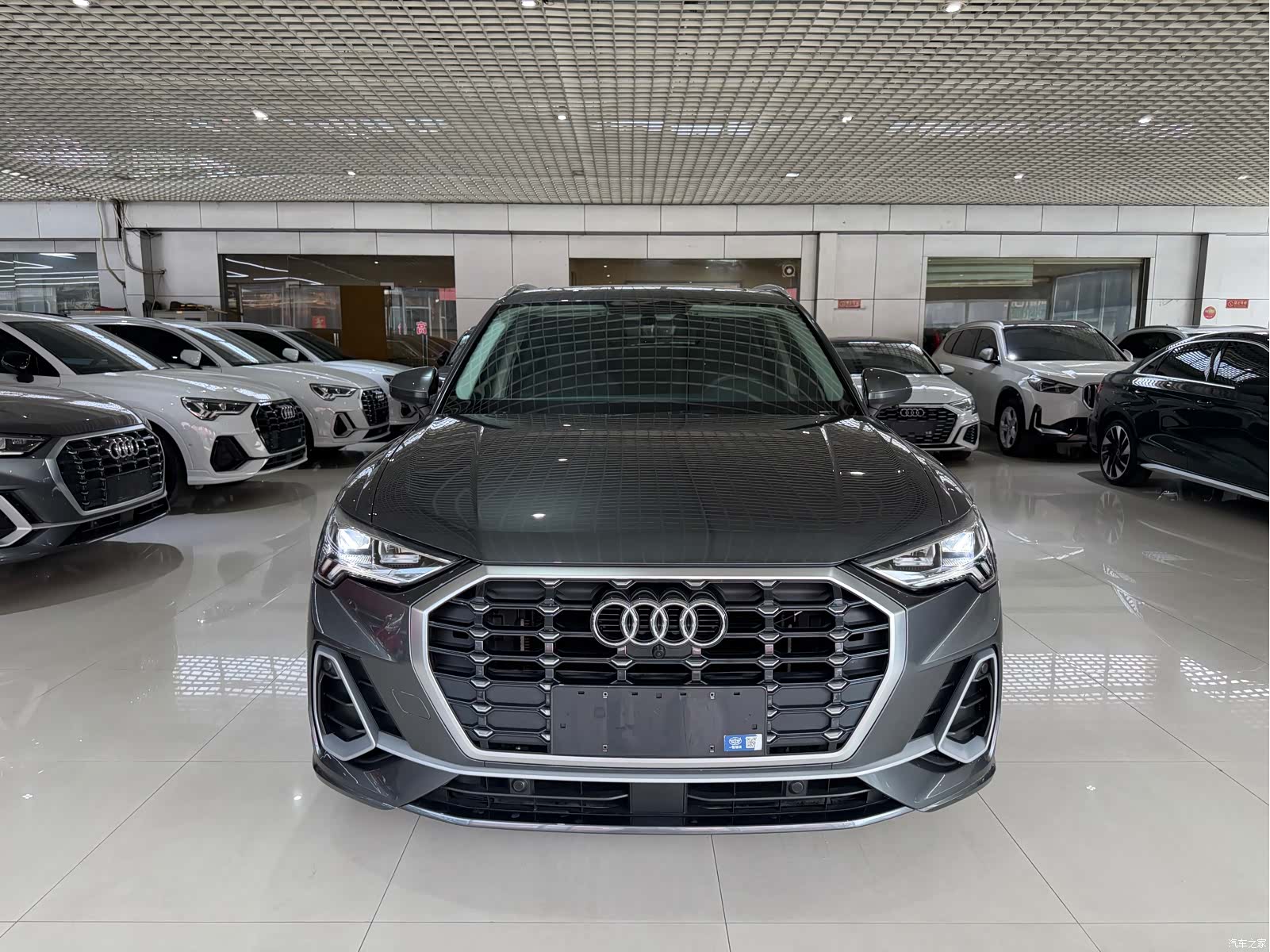 Audi Q3, 2023 3