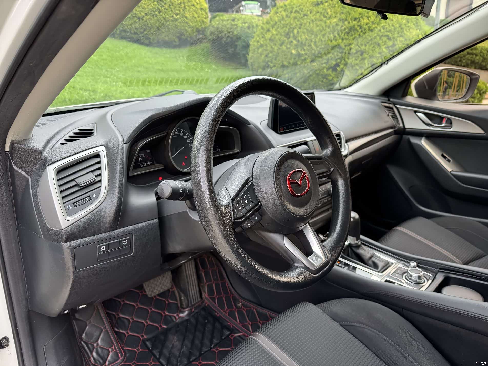 Mazda Mazda3, 2018 15
