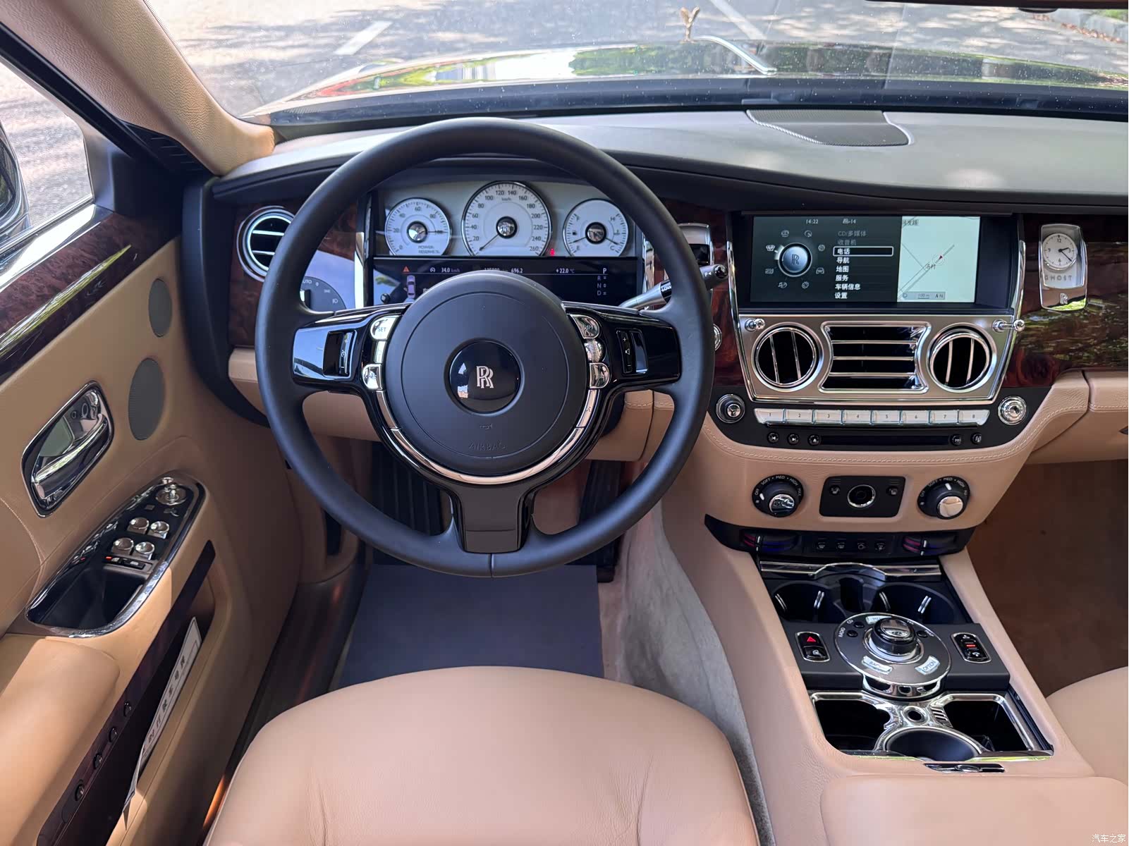 Rolls-Royce Ghost, 2012 15