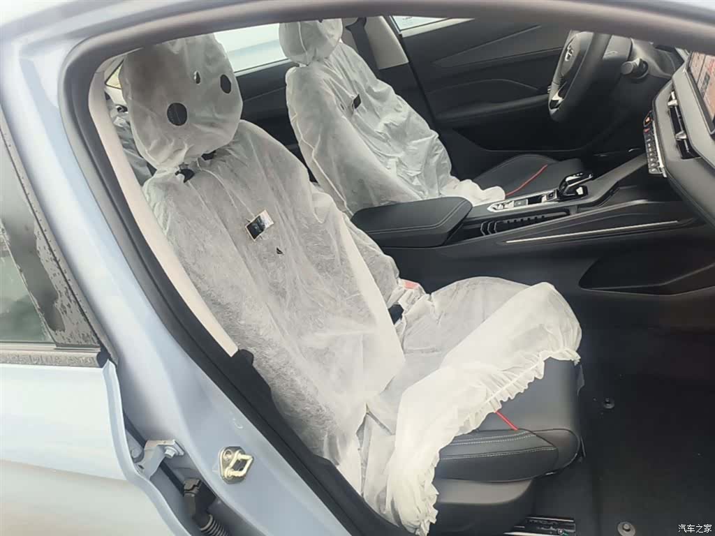 Geely Binray, 2026 25