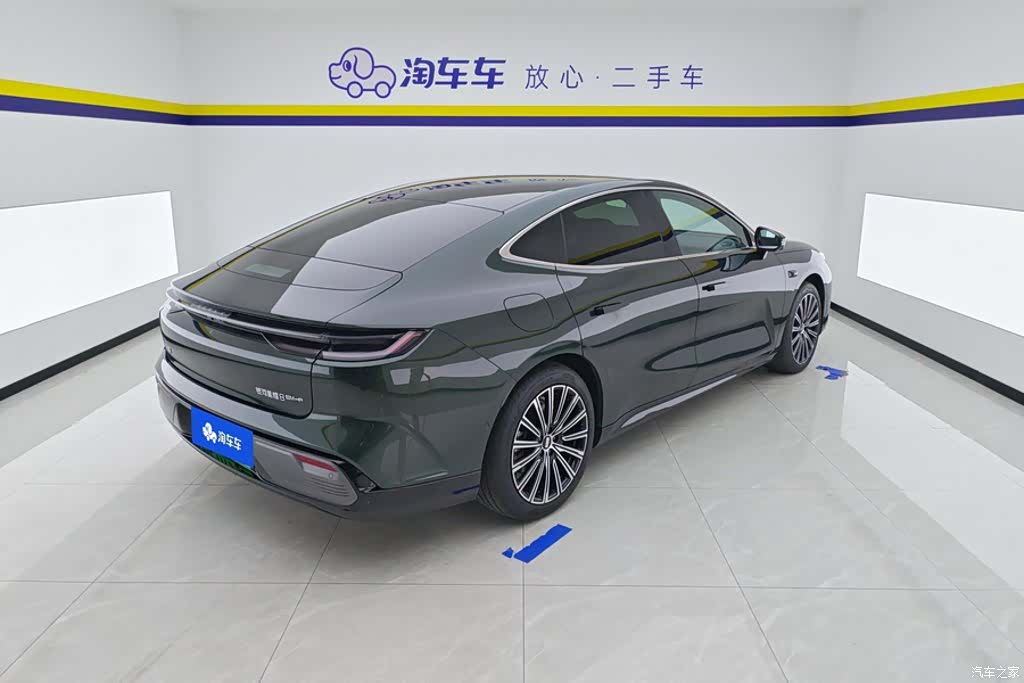 Geely 8, 2025 3