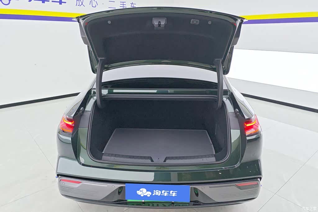 Geely 8, 2025 4