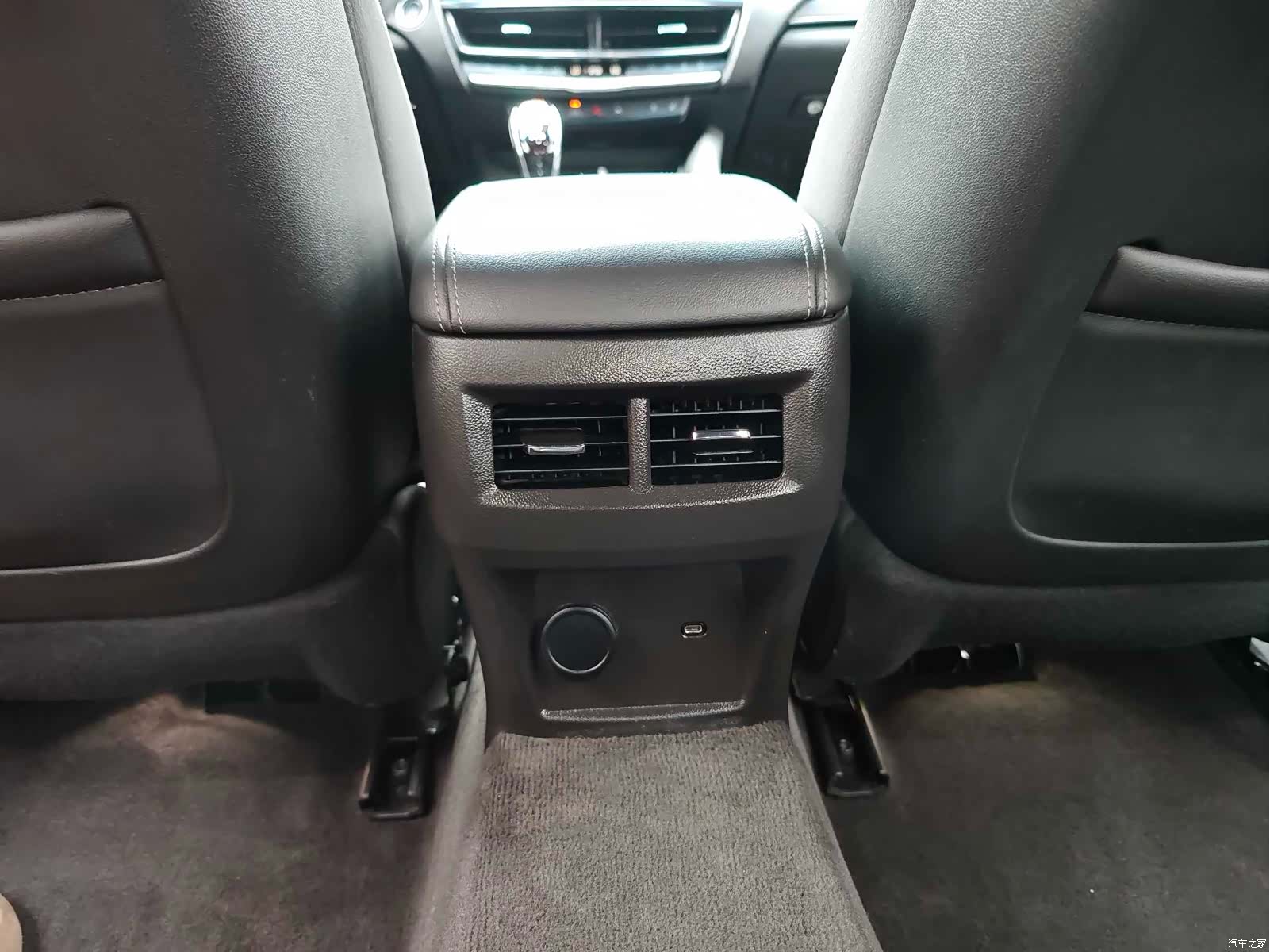 Cadillac CT5, 2023 27