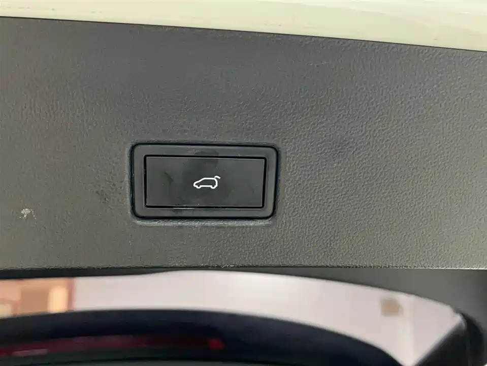 Volkswagen T-ROC exploring Songs