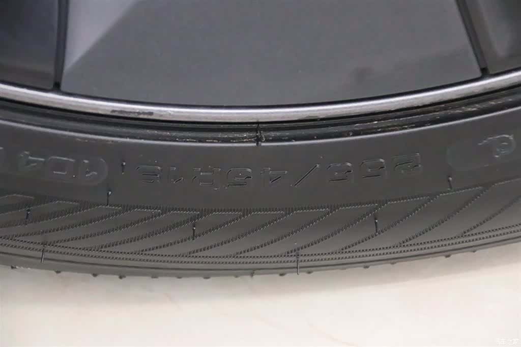 Tesla Model Y, 2024 24