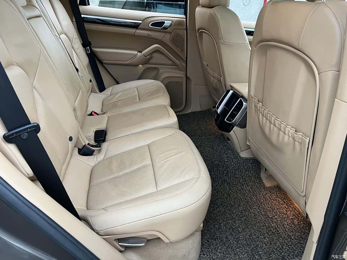 Porsche Cayenne, 2012 8
