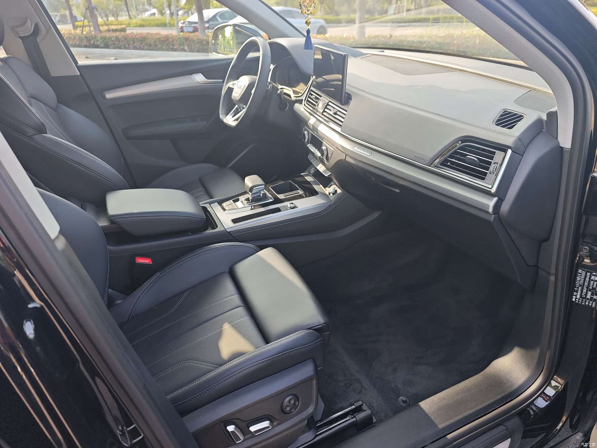 Audi Q5L, 2024 9
